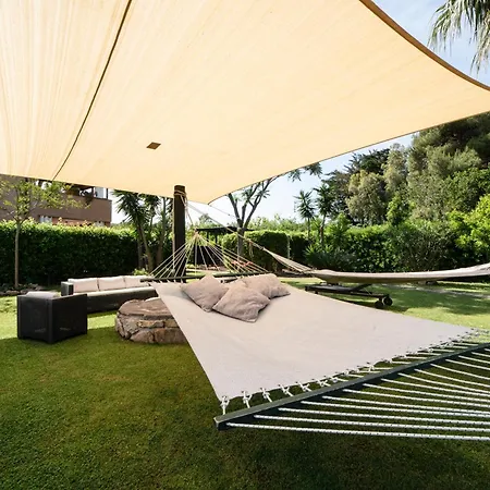 Luna * Magazzini (Tuscany)